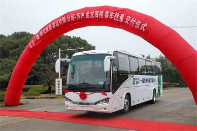 1711952699640659.jpg A87A8290.jpg