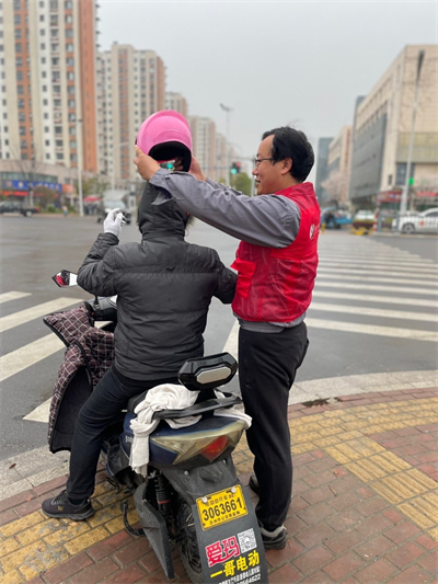 1681091828244515.jpg 志愿者2.jpg