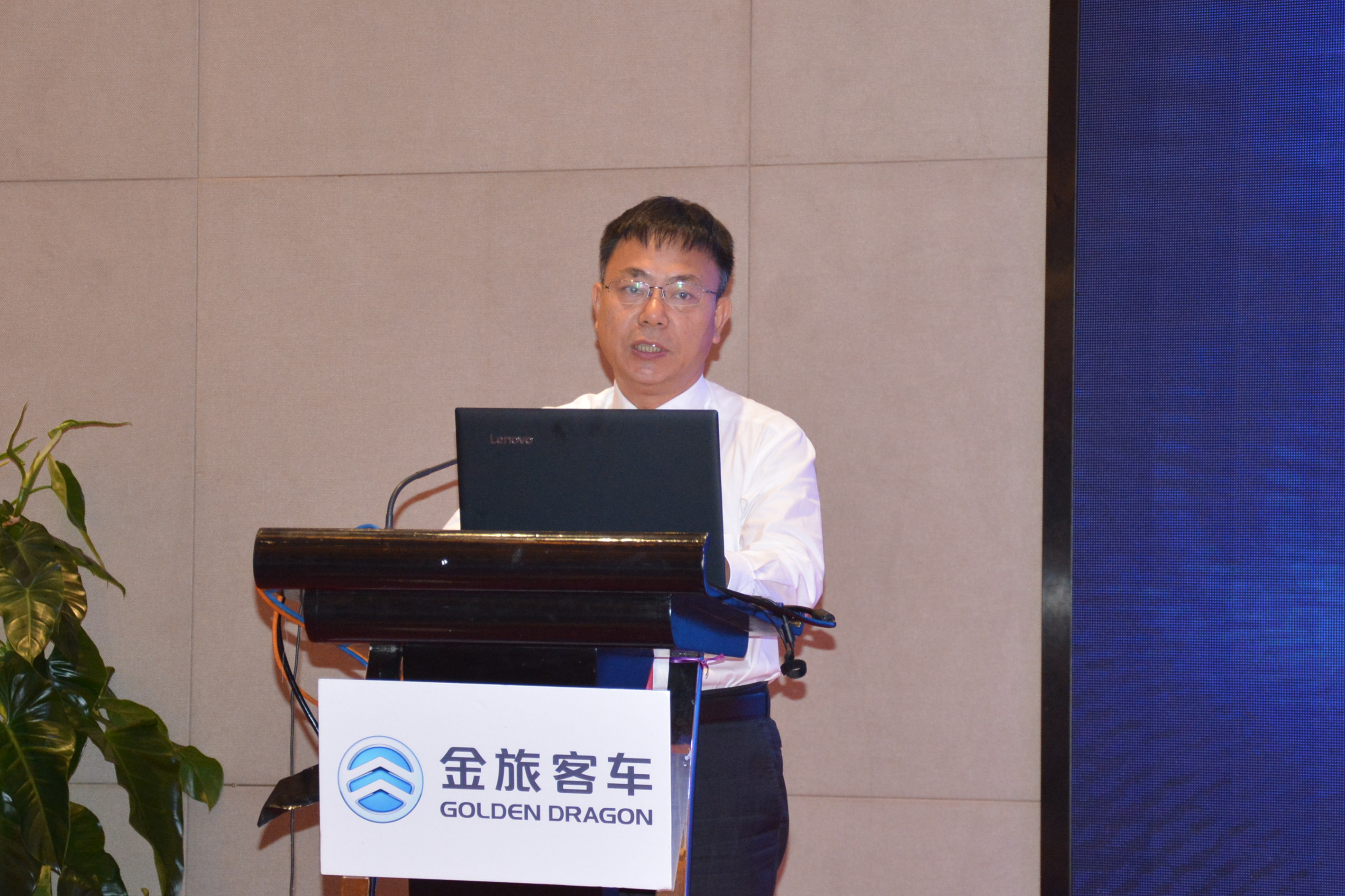 1527489724664245.jpg 5 金旅客车董事长吴文彬致辞.jpg